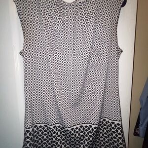 Liz Claiborne Sleeveless Black and White Patterned Blouse